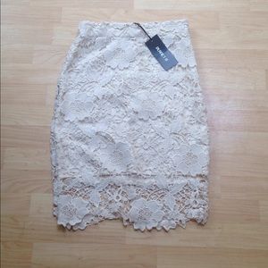 Lace pencil cream colored skirt
